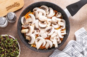 Суп с фунчозой и шампиньонами Суп с фунчозой и шампиньонами