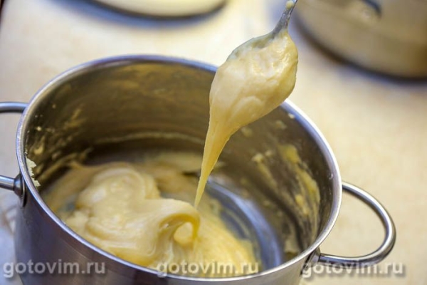 Рулет Карпатка из заварного теста с кремом и джемом