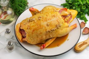 Утка в рукаве с яблоками Утка в рукаве с яблоками