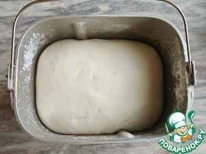 Батон с ветчиной, чесноком и зеленью