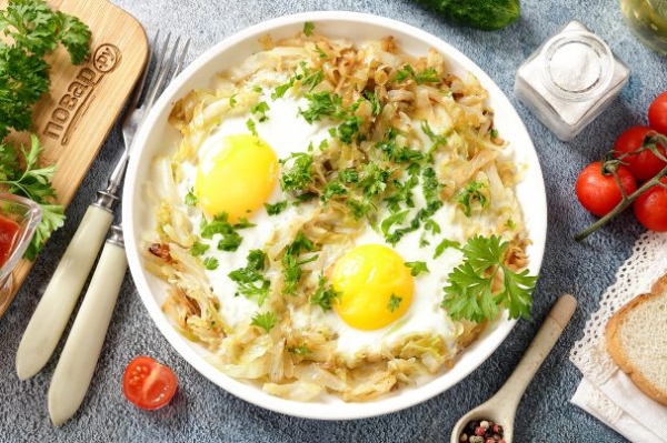 Яичница с капустой Яичница с капустой