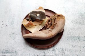 Язык говяжий отварной Язык говяжий отварной