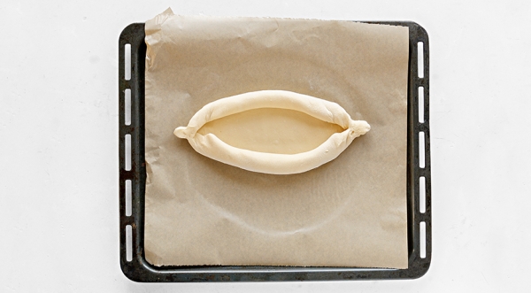 Хачапури лодочка по-аджарски с яйцом, пошаговый рецепт с фото на 1858 ккал