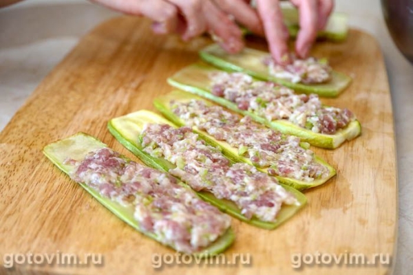 Рулетики из кабачков с мясом