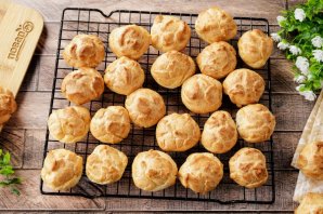 Торт из профитролей со сметанным кремом