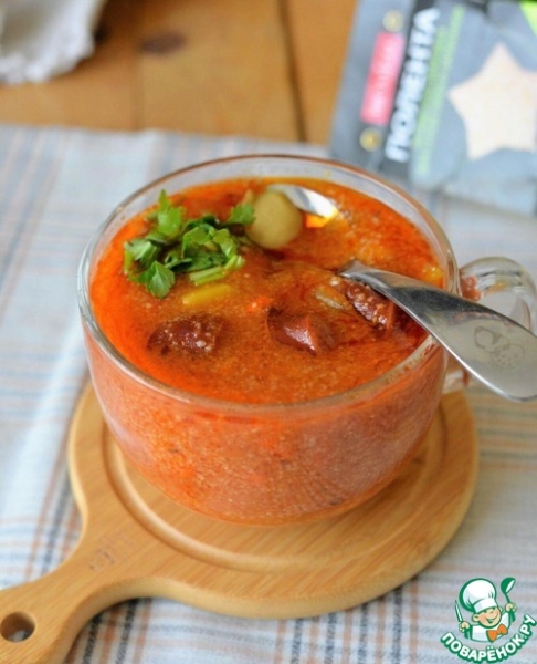 Айнтопф из поленты с копчёными колбасками