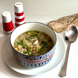 Айнтопф с гречкой и луком-пореем