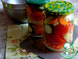 Ассорти из маринованных овощей