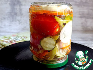 Ассорти из маринованных овощей