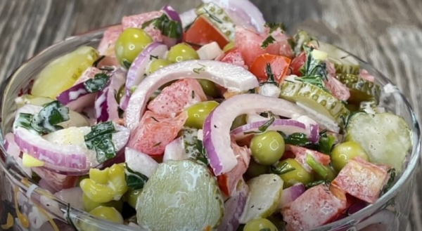 Рецепт легендарного салата «Зевс». В нашей семье его готовят на все праздники Рецепт легендарного салата «Зевс». В нашей семье его готовят на все праздники