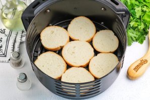 Брускетты в аэрогриле