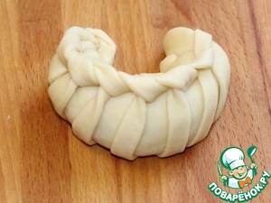 Плетеные булочки на молоке с начинкой