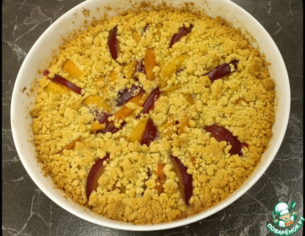 Пирог с абрикосами и сливами