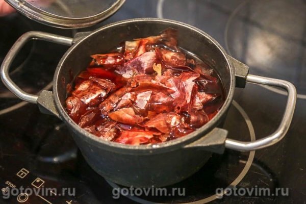 Мраморные яйца в луковой шелухе 
