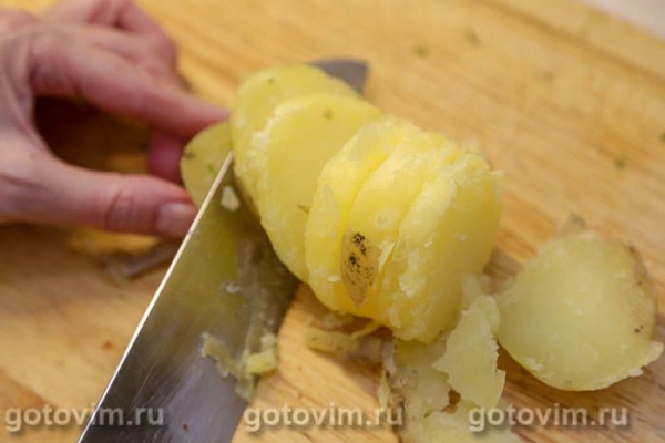 Судак, фаршированный жареными лисичками в беконе Судак, фаршированный жареными лисичками в беконе