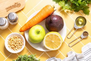 Салат из свежей моркови и свеклы