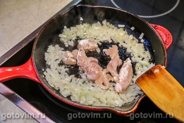 Куриная грудка с лисичками и соусом с голубым сыром Куриная грудка с лисичками и соусом с голубым сыром