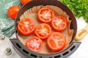 Помидоры с сыром в аэрогриле