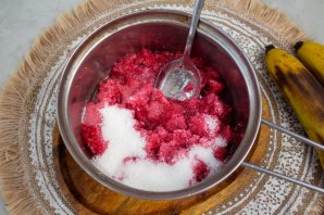 Красная смородина с бананом на зиму Красная смородина с бананом на зиму