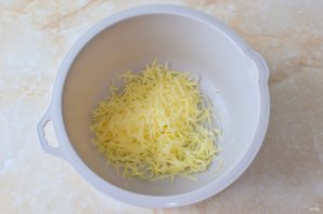 Рулетики с сыром и чесноком