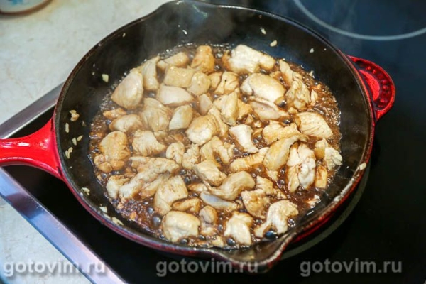 Поке с курицей, манго и авокадо Поке с курицей, манго и авокадо