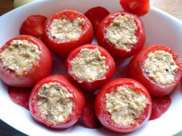 Помидоры фаршированные грибами, фаршем и кускусом Помидоры фаршированные грибами, фаршем и кускусом