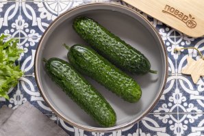 Закуска из огурца «Змейка» Закуска из огурца «Змейка»