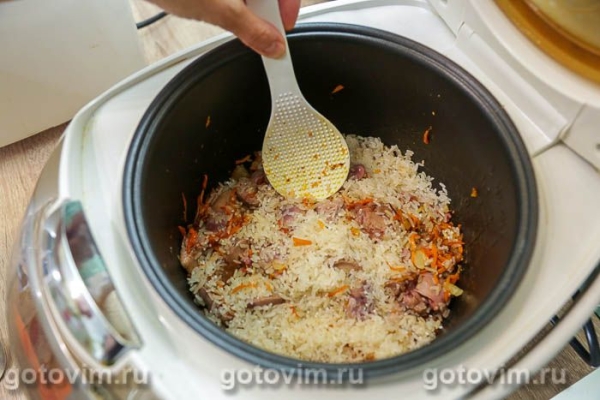 Плов с куриной печенью в мультиварке