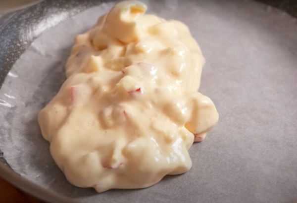 Яблочный пирог на сковороде. Ароматная Шарлотка без духовки Яблочный пирог на сковороде. Ароматная Шарлотка без духовки