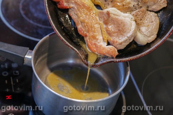 Отбивные из свинины с соусом из клубники Отбивные из свинины с соусом из клубники