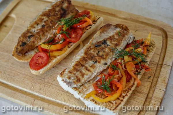 Турецкий сэндвич с рыбой (Балык Экмек) Турецкий сэндвич с рыбой (Балык Экмек)