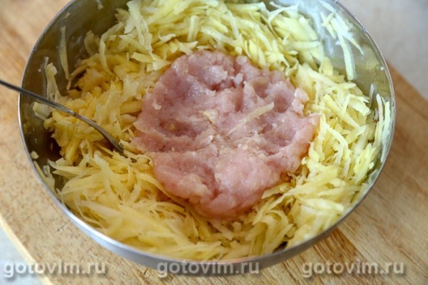 Драники картофельные с фаршем из куриной грудки Драники картофельные с фаршем из куриной грудки