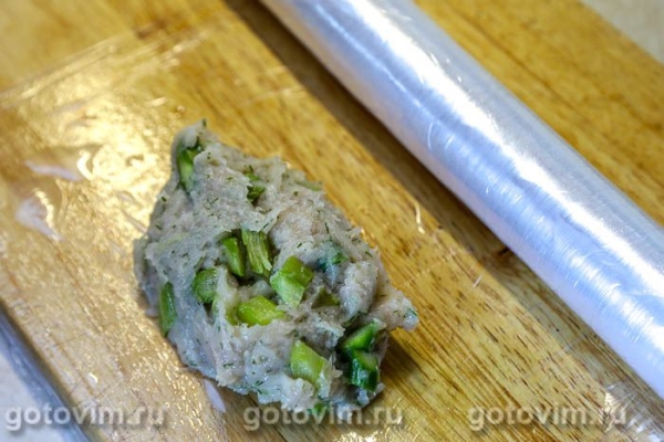Рулетики из куриной грудки со спаржей, варенные в пищевой пленке Рулетики из куриной грудки со спаржей, варенные в пищевой пленке