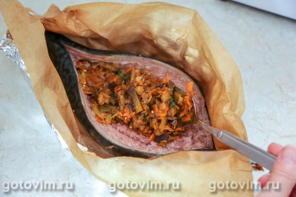 Скумбрия лодочкой, фаршированная овощами Скумбрия лодочкой, фаршированная овощами