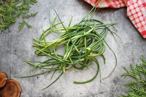 Сушеные чесночные стрелки на зиму Сушеные чесночные стрелки на зиму