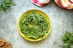 Салат из киноа с кальмарами Салат из киноа с кальмарами