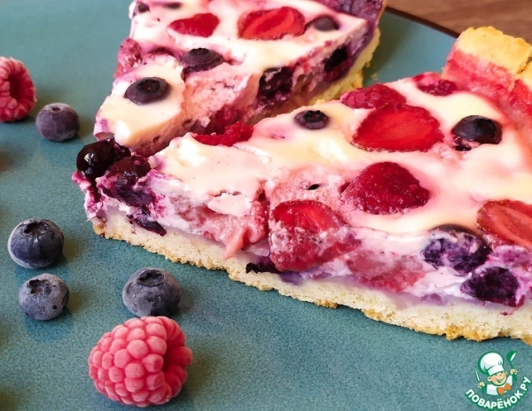 Ягодный пирог со сметанной заливкой Ягодный пирог со сметанной заливкой