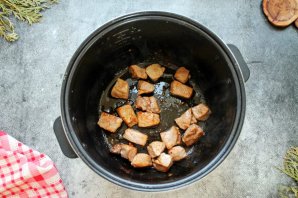 Суп гуляш в мультиварке Суп гуляш в мультиварке