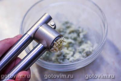 Рулетики из свинины с голубым сыром