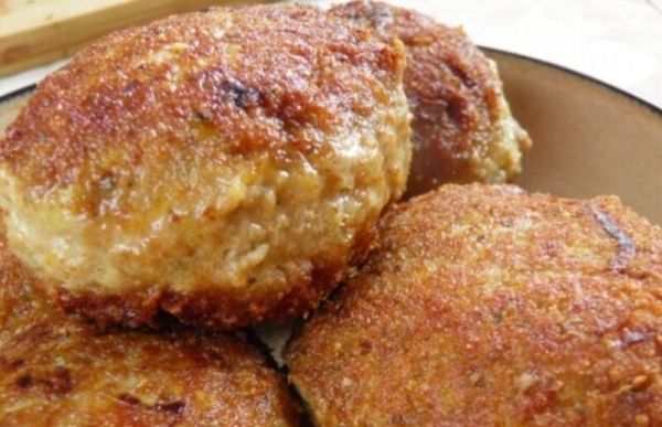 Идеальный фарш для сочных высоких котлет — 3 совета для любого рецепта. Добавлять ничего не нужно Идеальный фарш для сочных высоких котлет — 3 совета для любого рецепта. Добавлять ничего не нужно