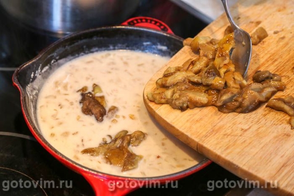 Соус из соленых грибов со сметаной и яйцами Соус из соленых грибов со сметаной и яйцами