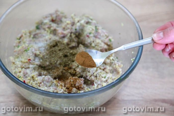 Мясные котлеты с булгуром в мультиварке