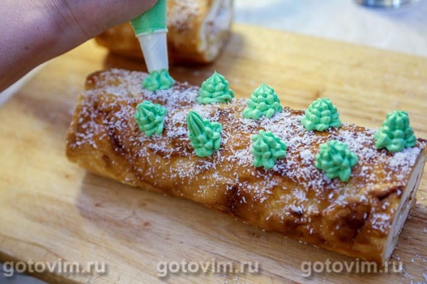 Рулет Карпатка из заварного теста с кремом и джемом