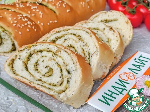 Батон с ветчиной, чесноком и зеленью