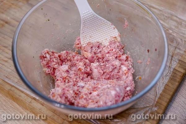 Мясные зразы с яйцом, луком и зеленью в мультиварке Мясные зразы с яйцом, луком и зеленью в мультиварке