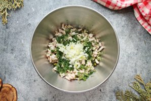 Салат с языком, курицей и грибами Салат с языком, курицей и грибами