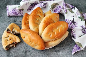 Пирожки с солеными груздями и рисом Пирожки с солеными груздями и рисом