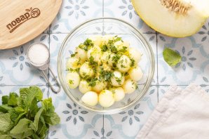 Дыня с лаймом, мятой и имбирем Дыня с лаймом, мятой и имбирем