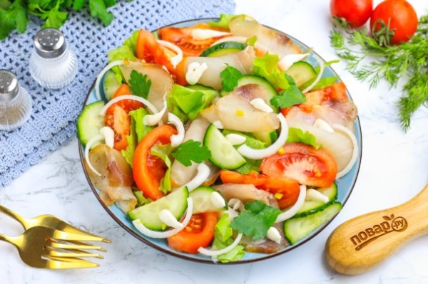 Салат из масляной рыбы холодного копчения Салат из масляной рыбы холодного копчения