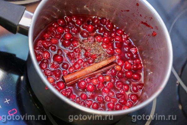 Клюквенный соус с красным вином и корицей Клюквенный соус с красным вином и корицей